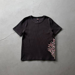 Derschutze Ribbed Side Floral Embroidery Short-Sleeve Tee - Black