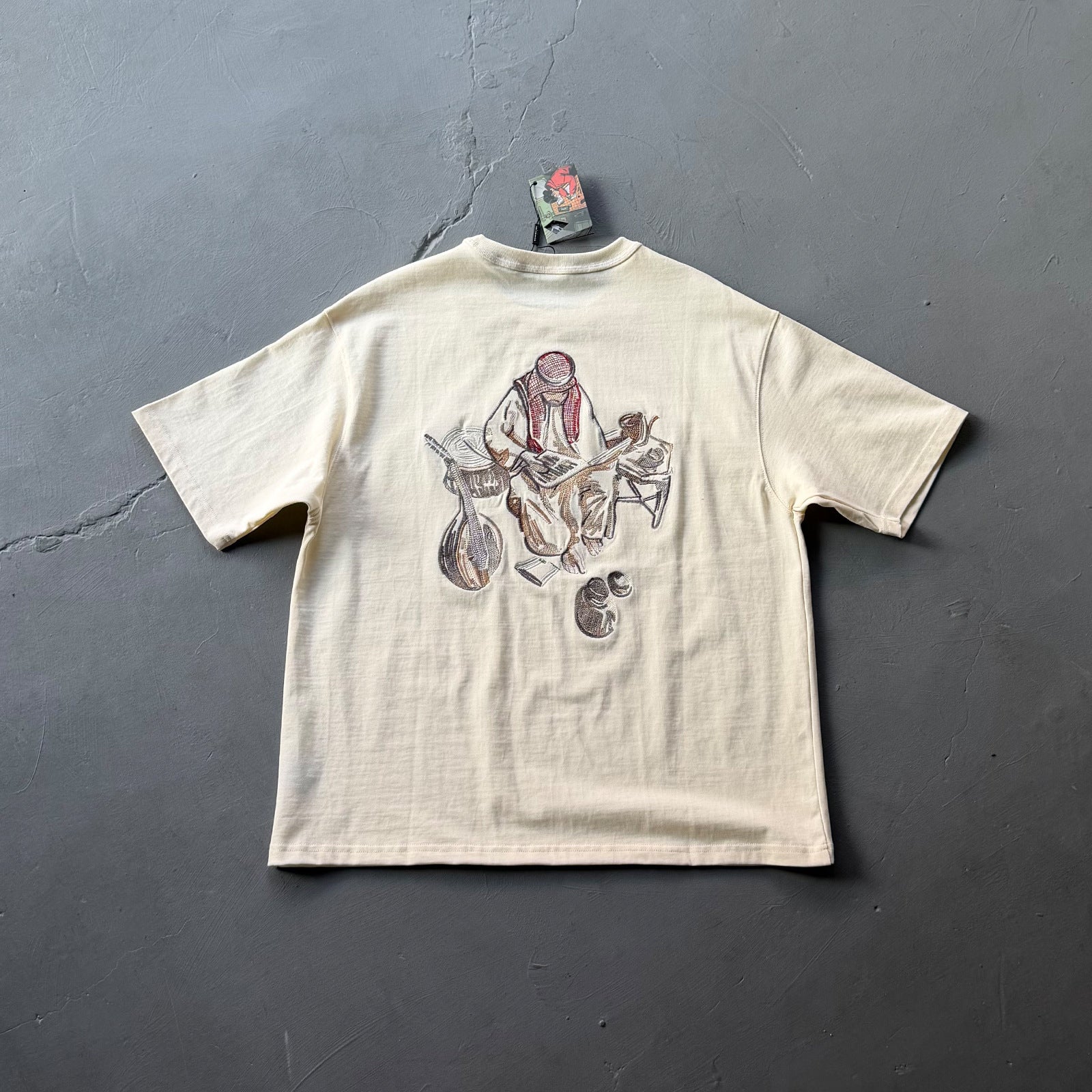 Derschutze Vintage Character Scene T-Shirt - Cream