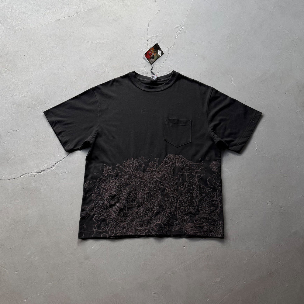 Derschutze Dense Texture Hem Embroidery Pocket Tee - Black