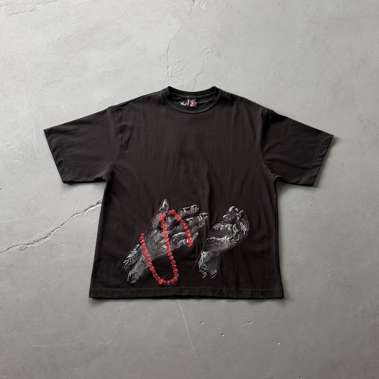 Derschutze Praying Hands & Red Beads Graphic T-Shirt - Black