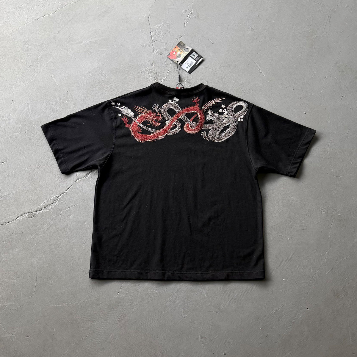 Derschutze Dual Dragon Embroidery Short-Sleeve Tee - Black